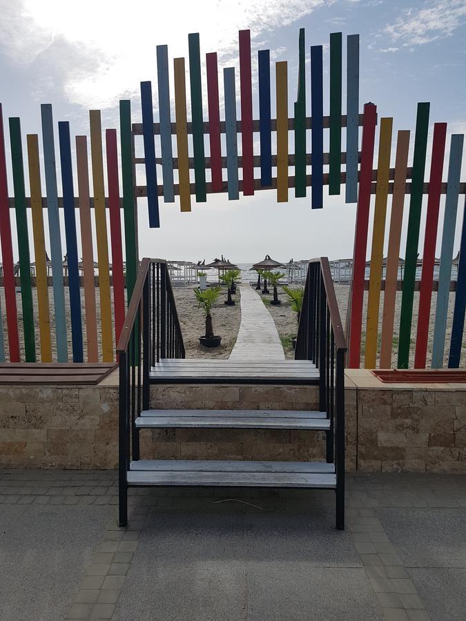 Năvodari Constantinos Apartment Mamaia Nord מראה חיצוני תמונה