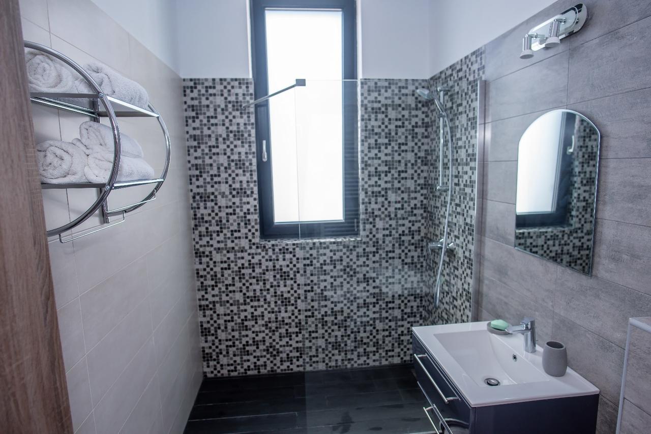 Năvodari Constantinos Apartment Mamaia Nord מראה חיצוני תמונה